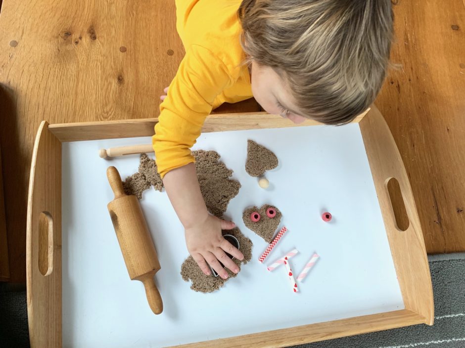 kinetic sand valentine activities for toddlers