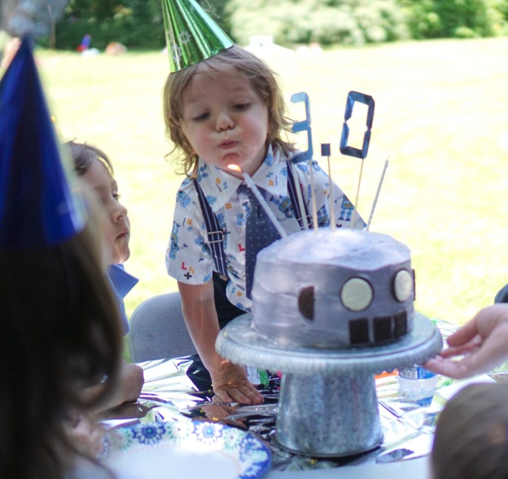 Robot Cake Oreo Eyes Cake Topper Cricut 3.0